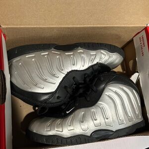 Foam posite grey size 9c little kids